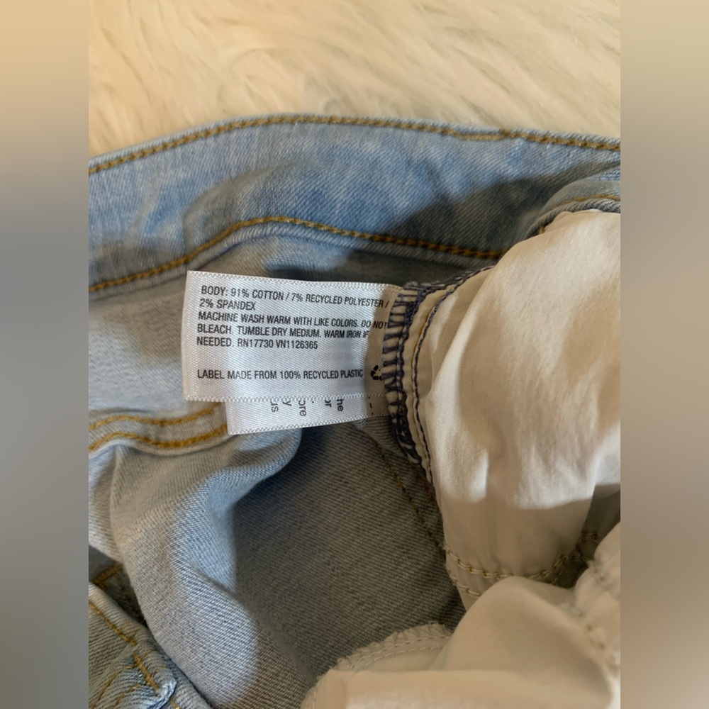 Universal Thread womenβs Jeans - Picture 10 of 11
